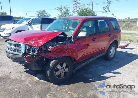 2012 Ford Escape Xls z USA, uszkodzony, nr VIN 1FMCU0C76CKC01464